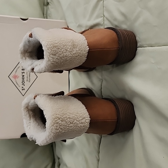 Womens Boots - Picture 5 of 10